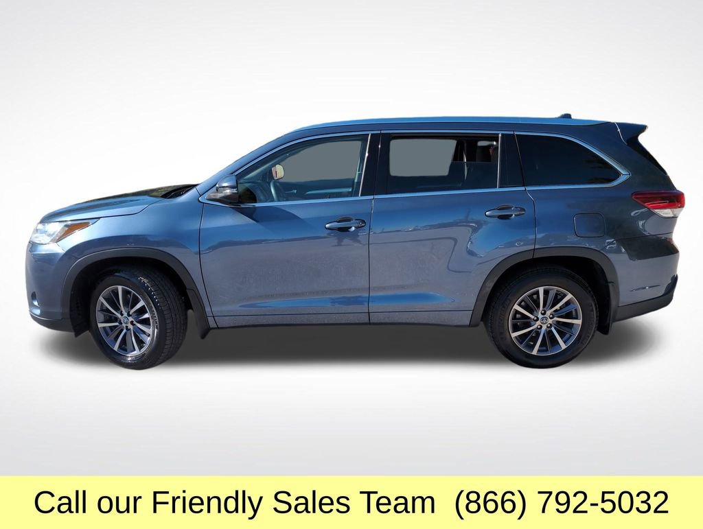 2017 Toyota Highlander XLE photo 2