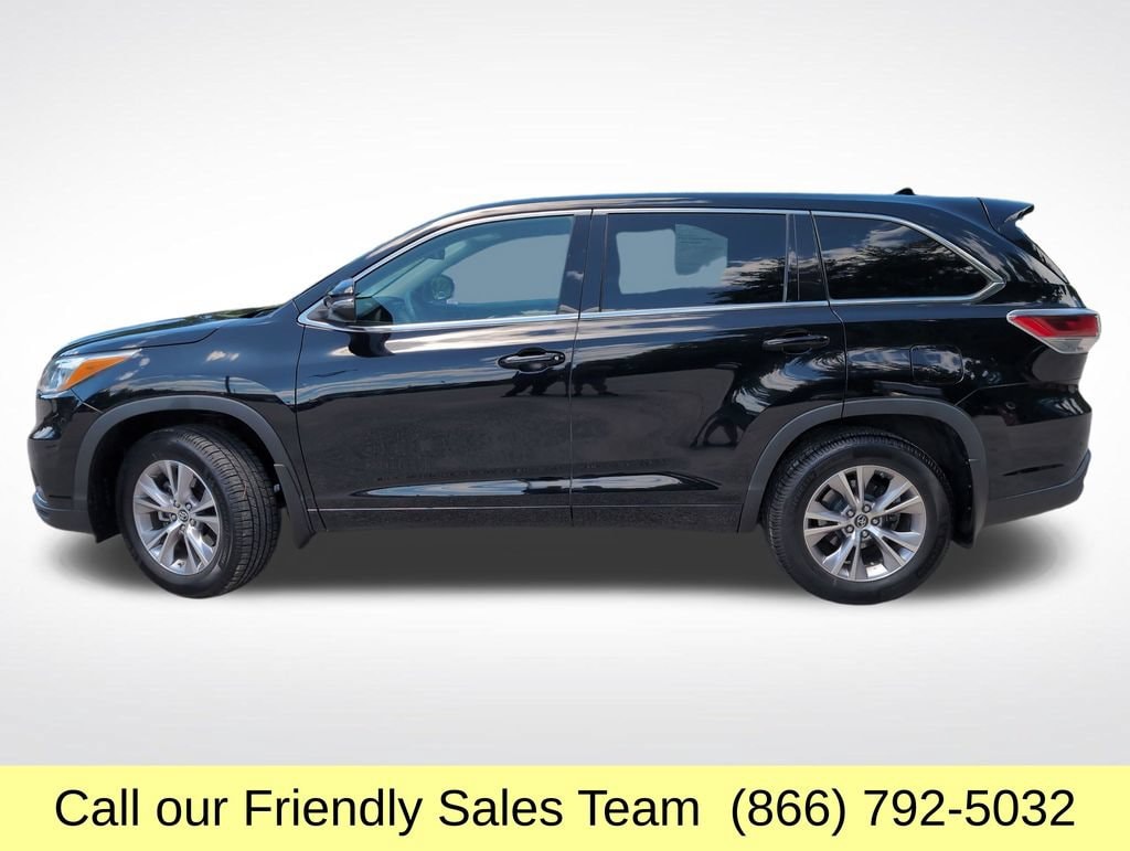Used 2016 Toyota Highlander LE Plus with VIN 5TDBKRFH6GS327563 for sale in Epping, NH