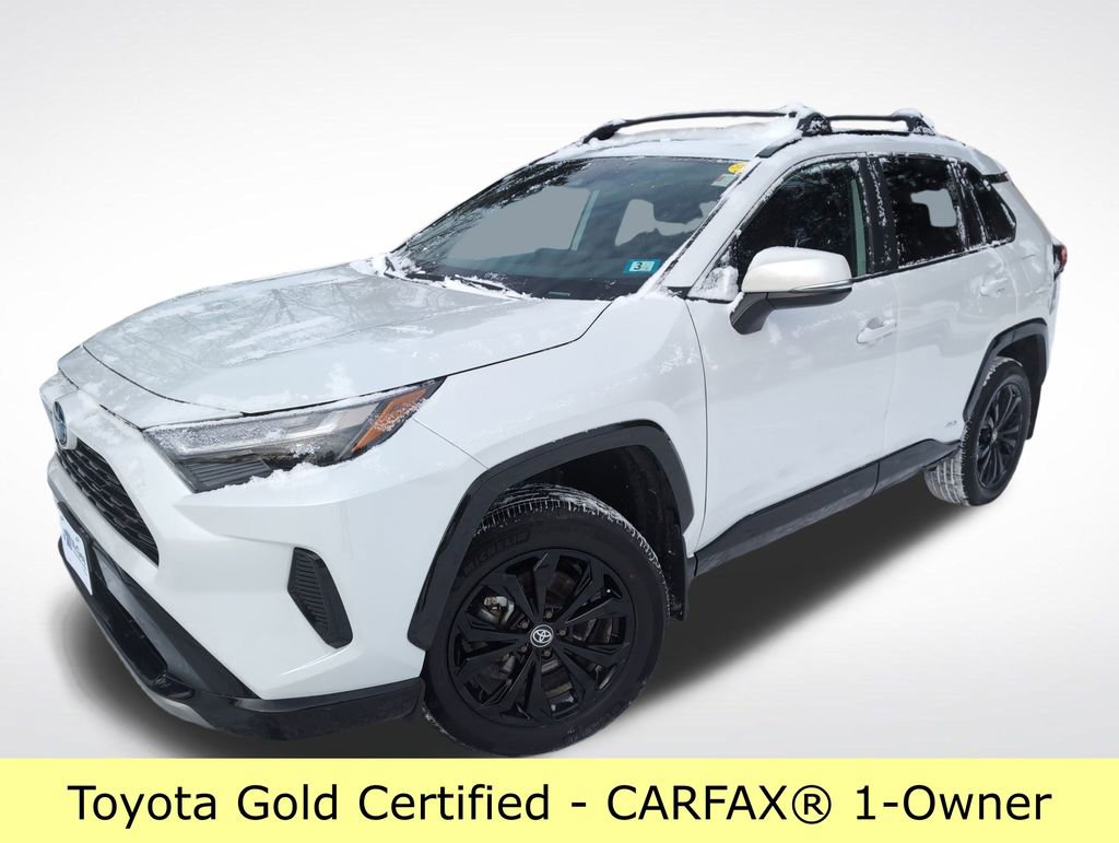 2024 Toyota RAV4 SE's photo