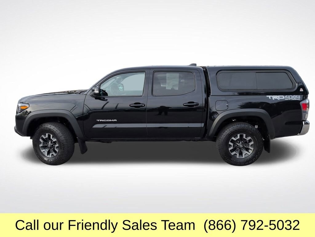 2022 Toyota Tacoma TRD Off-Road photo 2