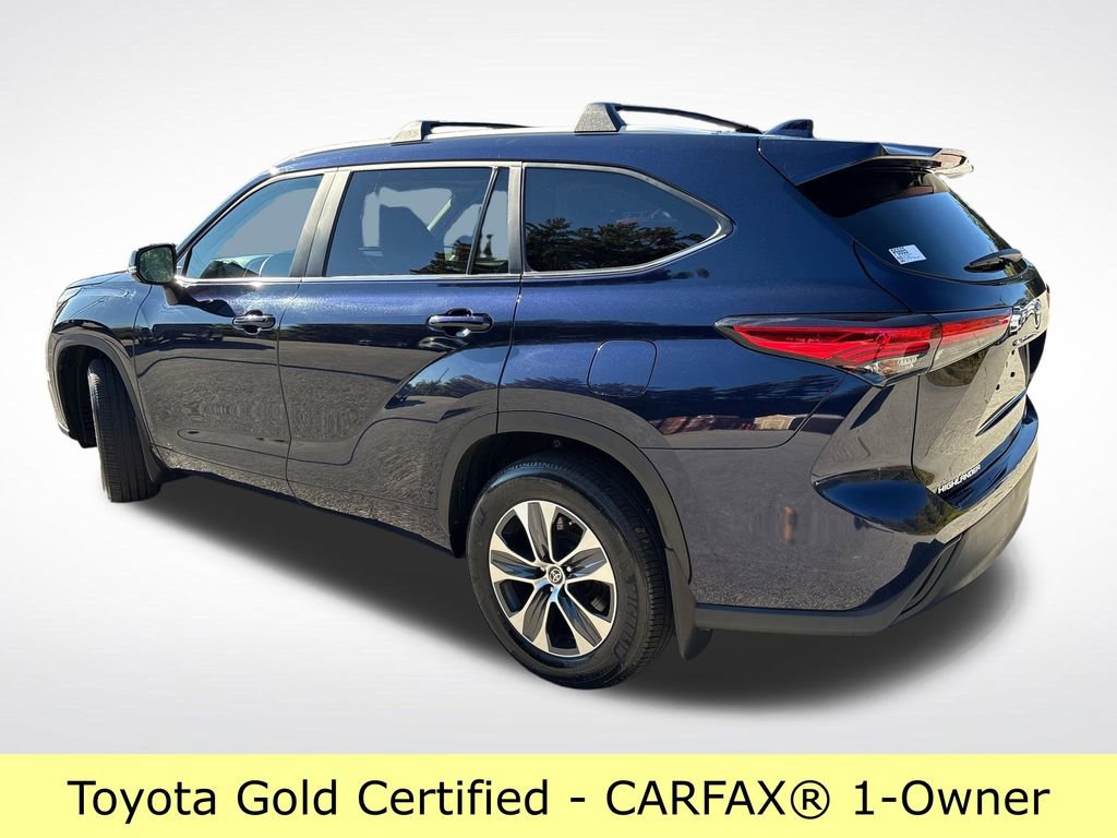 2023 Toyota Highlander XLE photo 2