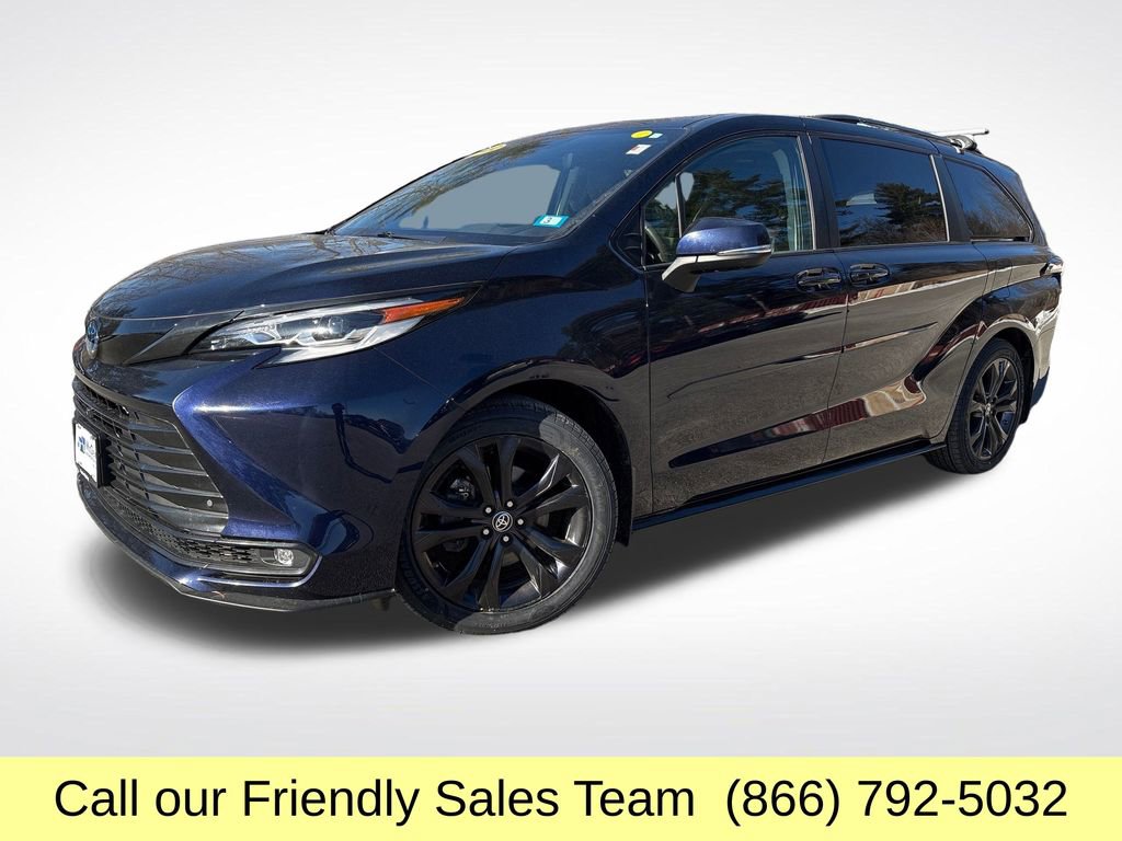 2022 Toyota Sienna Van Passenger Van 