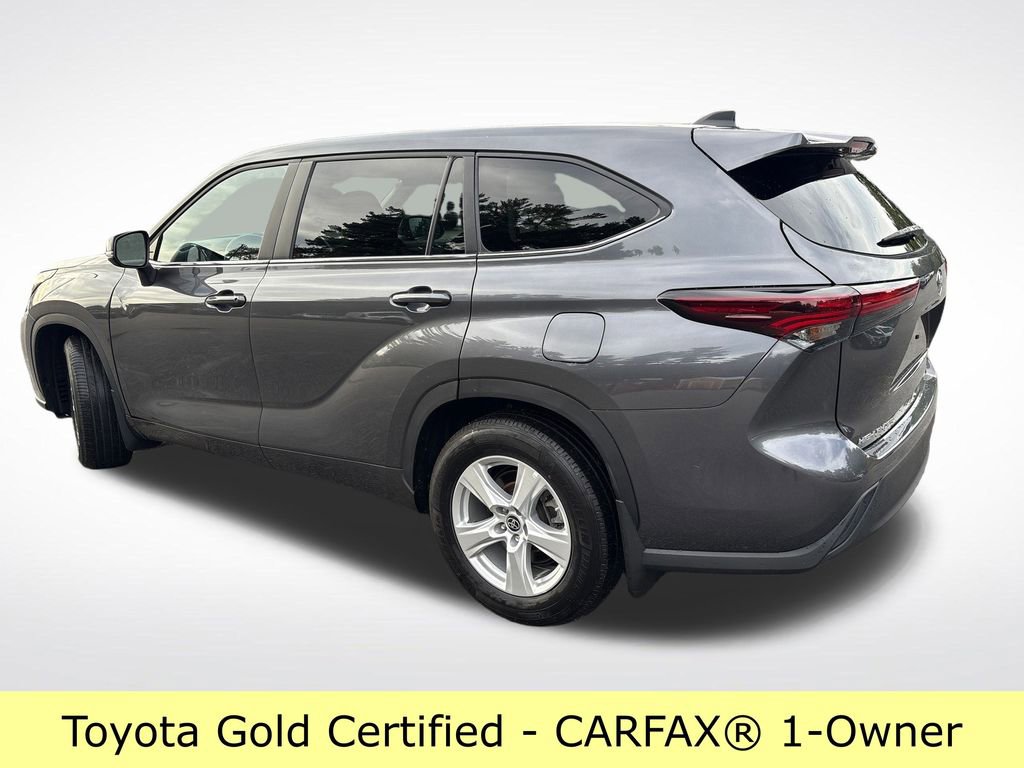 2024 Toyota Highlander LE photo 3