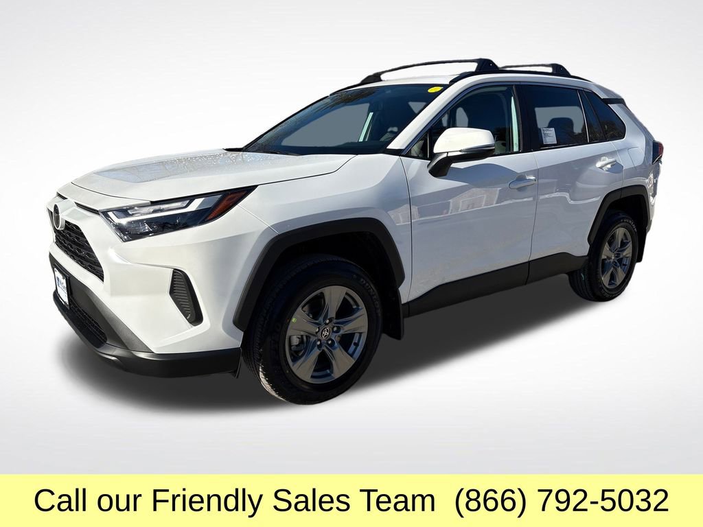2025 Toyota RAV4 XLE's photo