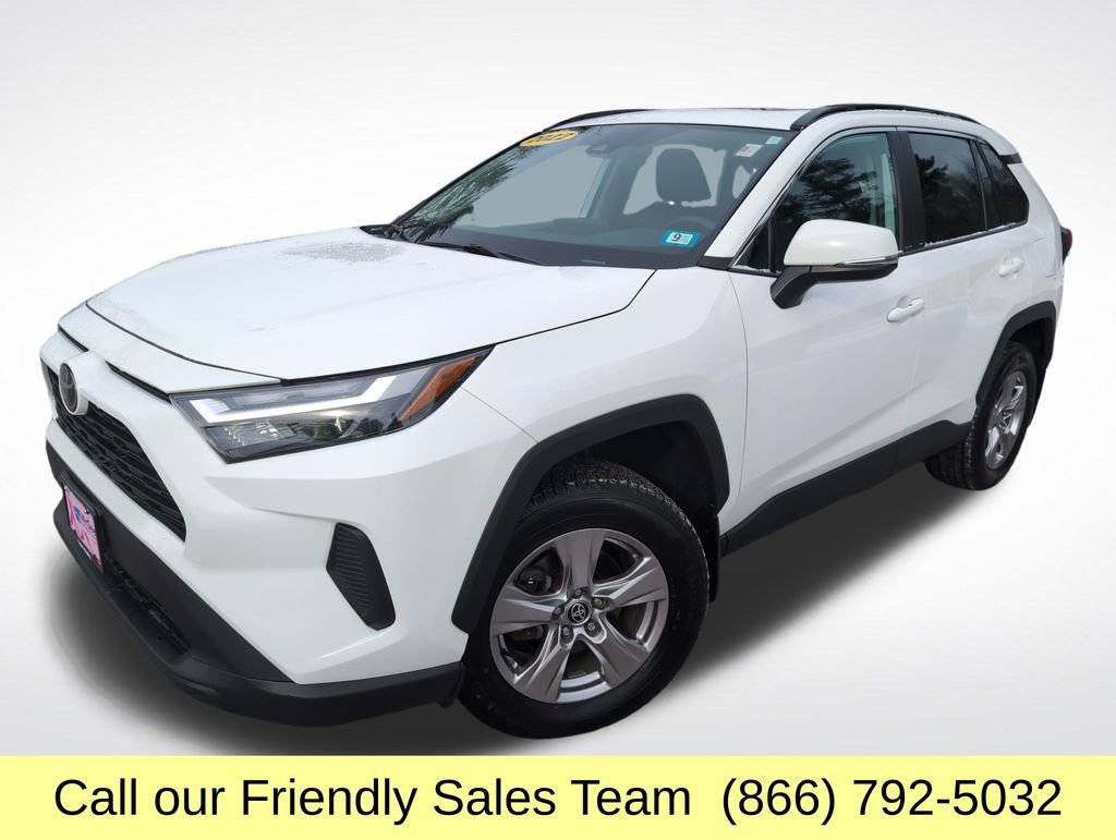 2022 Toyota RAV4 XLE's photo