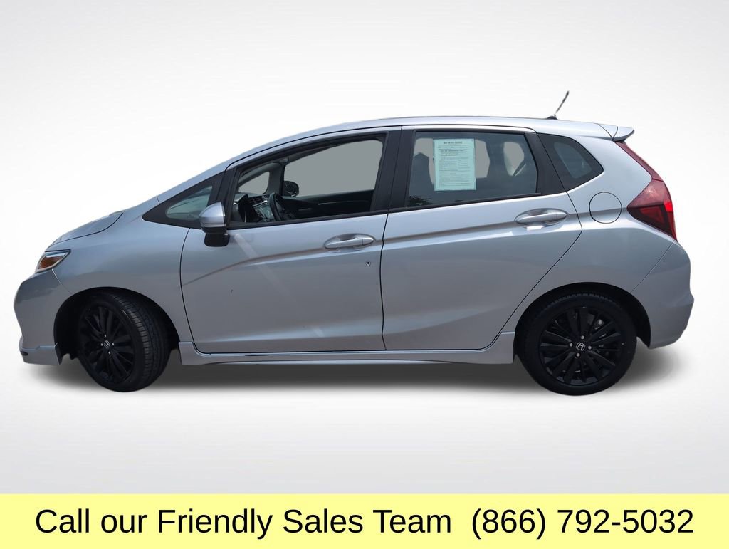 Used 2018 Honda Fit Sport with VIN 3HGGK5H6XJM715964 for sale in Epping, NH