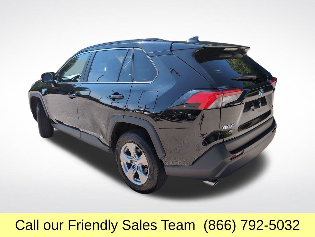 2024 Toyota RAV4 Hybrid XLE photo 3