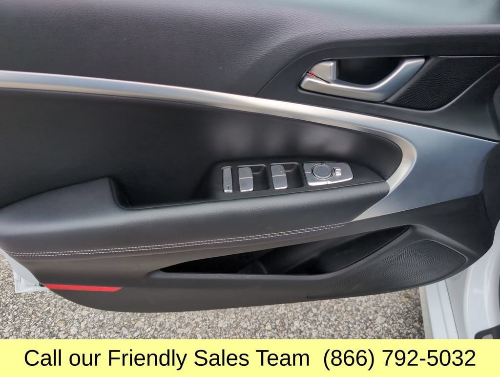 2023 GENESIS G70 Standard - Photo 12