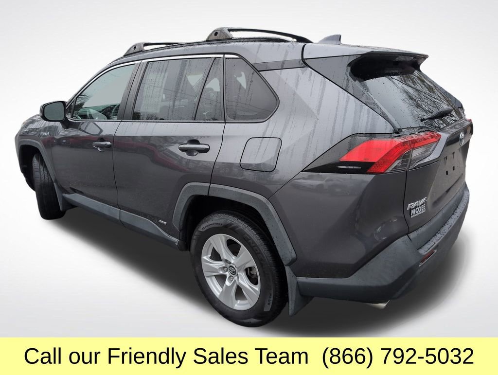 2020 Toyota RAV4 Hybrid XLE photo 3