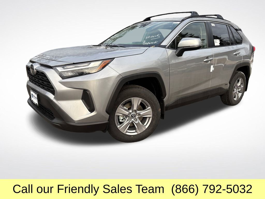 2025 Toyota RAV4 XLE's photo