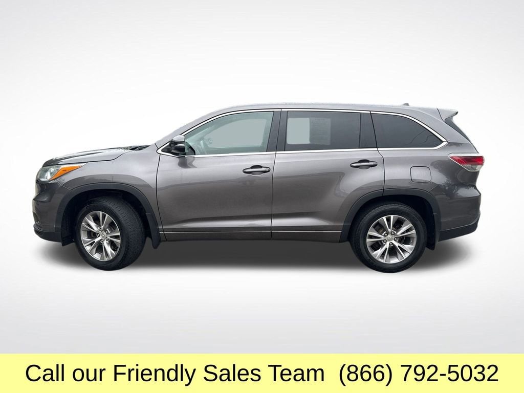 Used 2015 Toyota Highlander LE Plus with VIN 5TDBKRFH1FS191969 for sale in Epping, NH