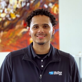 Staff member Almando Marinez from ID_33e0819a3b6d