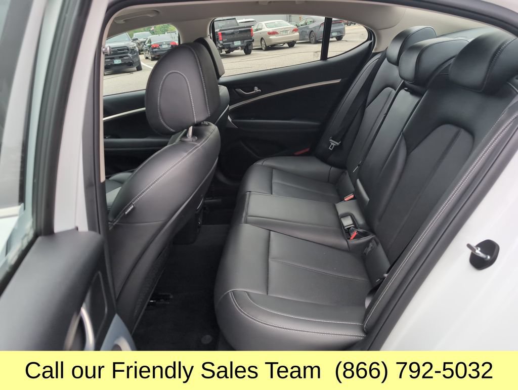 2023 GENESIS G70 Standard - Photo 25