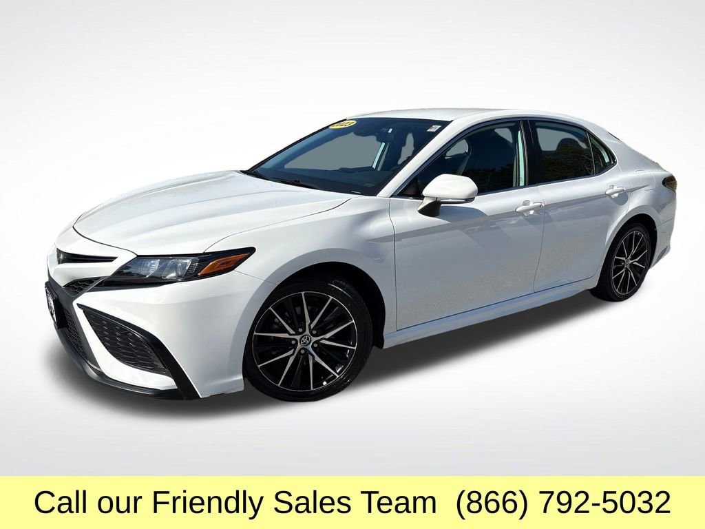 Used 2023 Toyota Camry SE Sedan