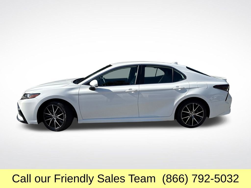 Used 2023 Toyota Camry SE Sedan