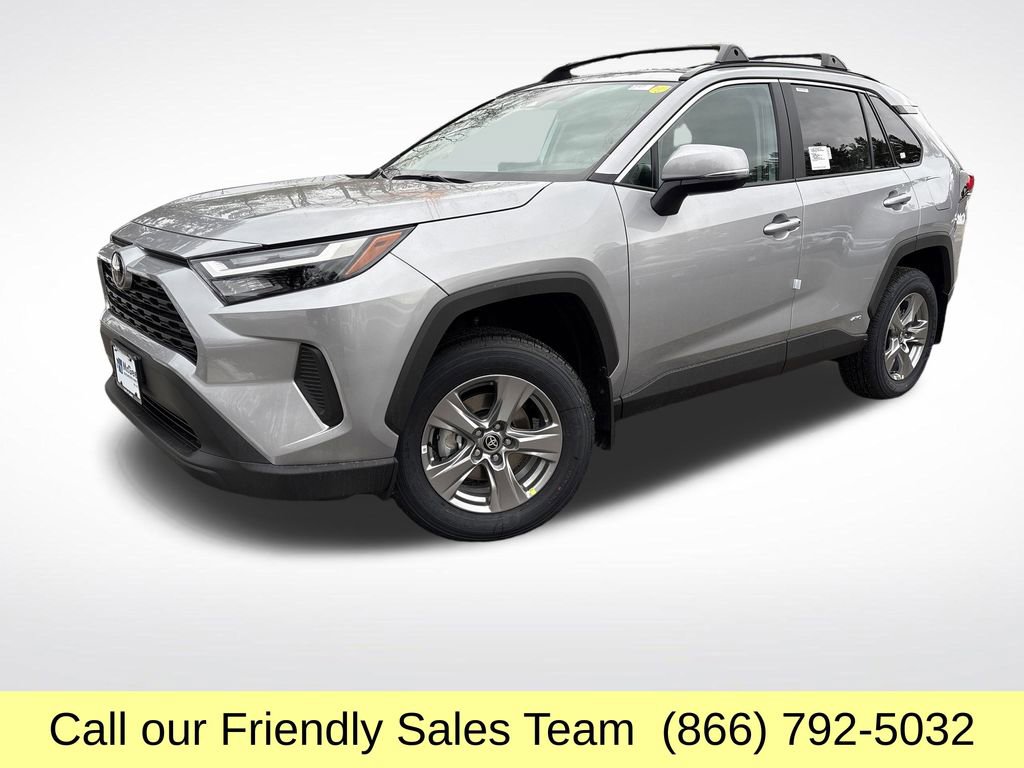 2025 Toyota RAV4 XLE's photo