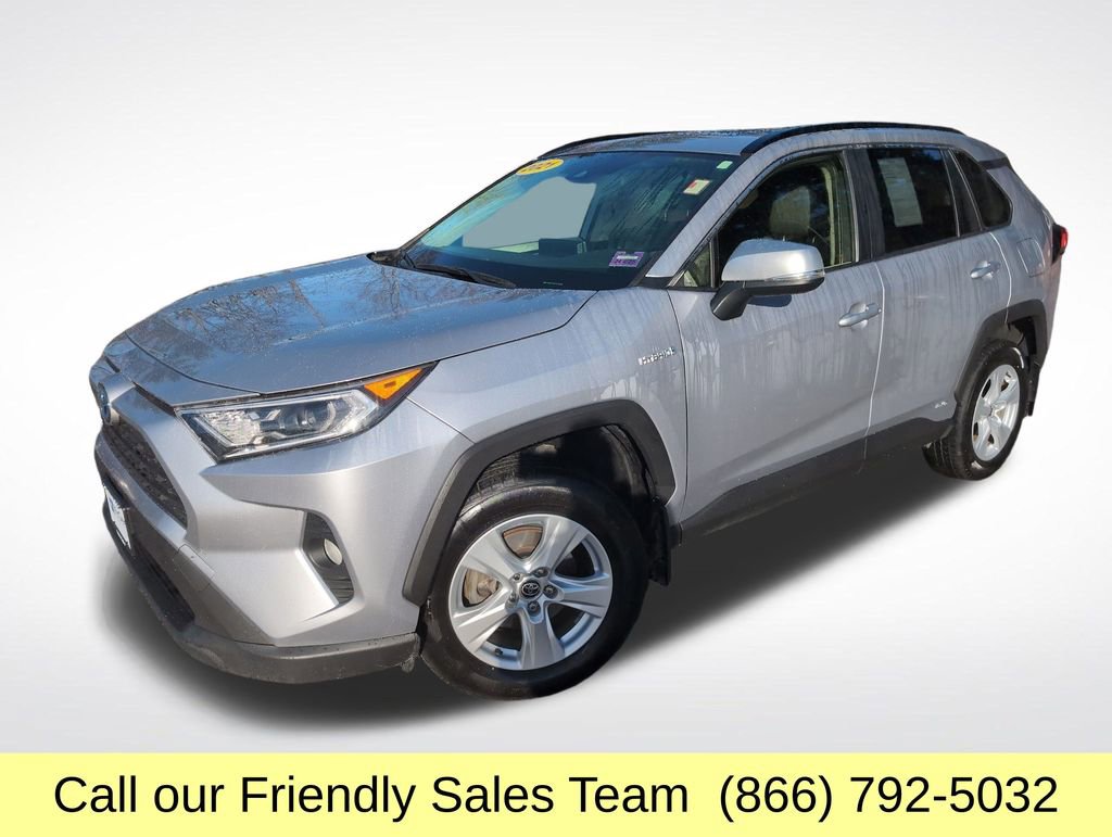2021 Toyota RAV4 XLE's photo