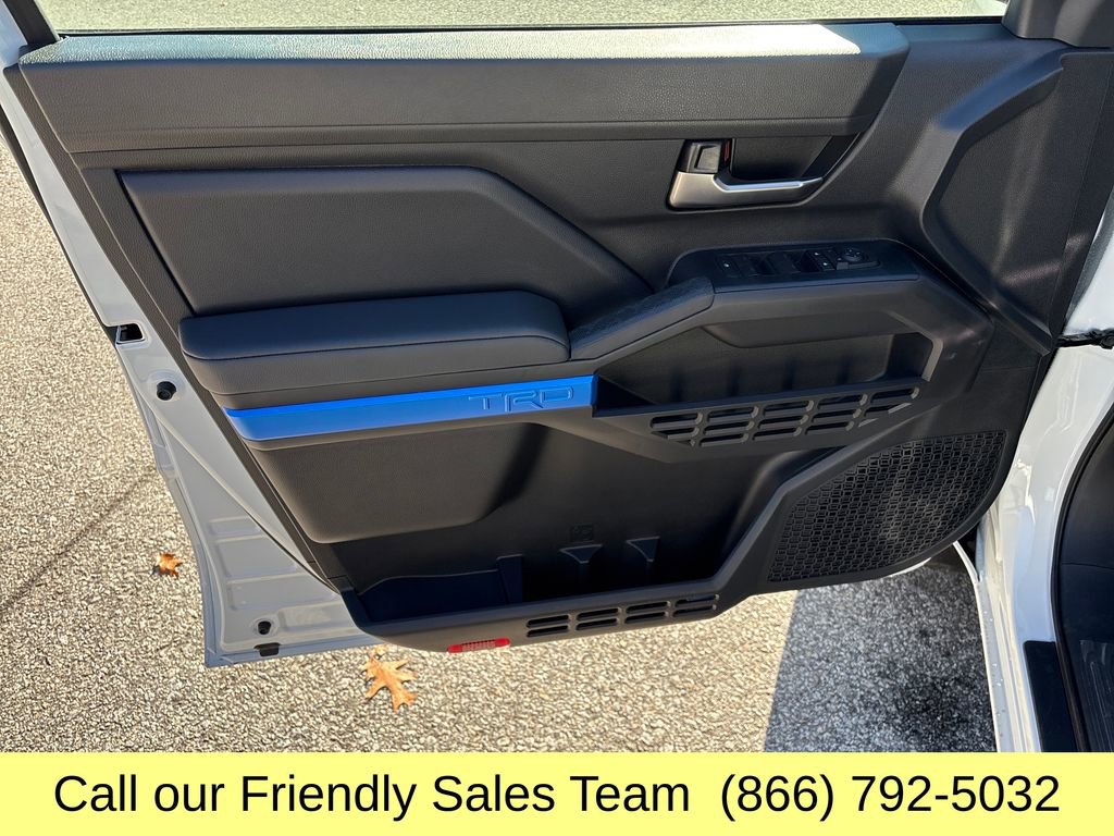 2025 Toyota Tacoma TRD Sport - Photo 10