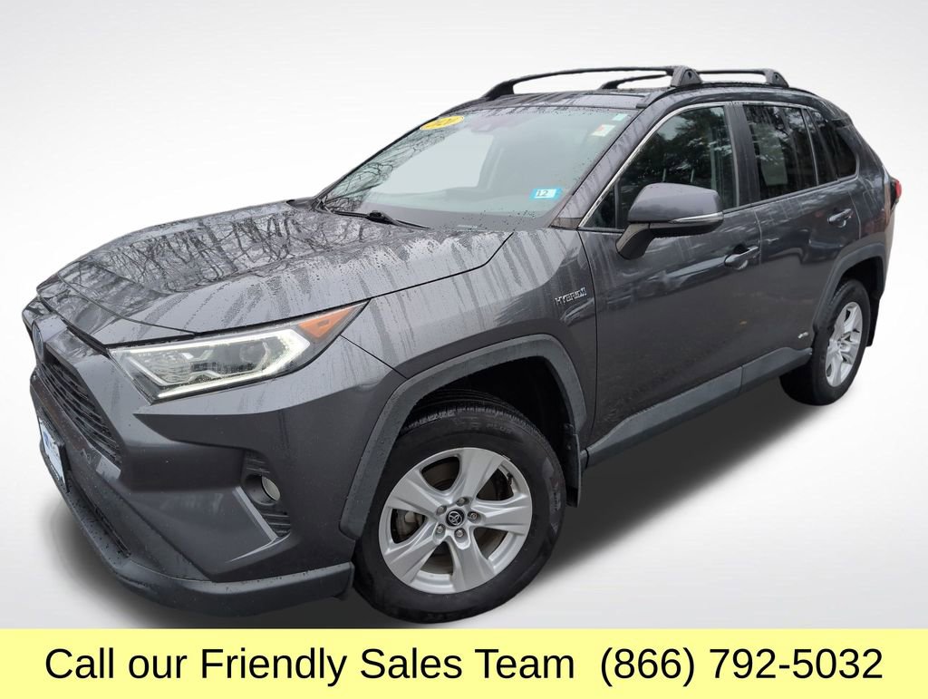 2020 Toyota RAV4 XLE's photo