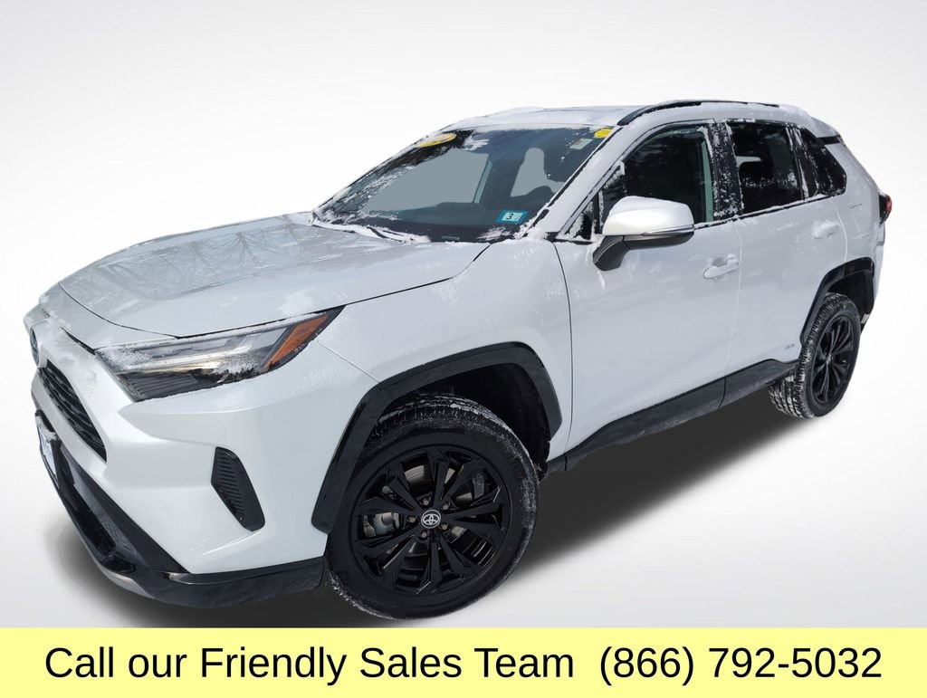 2024 Toyota RAV4 SE's photo
