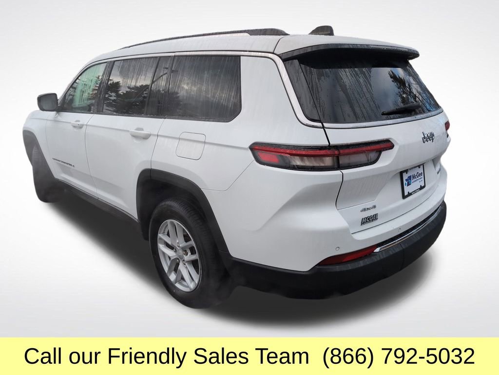 2023 Jeep Grand Cherokee Laredo photo 2