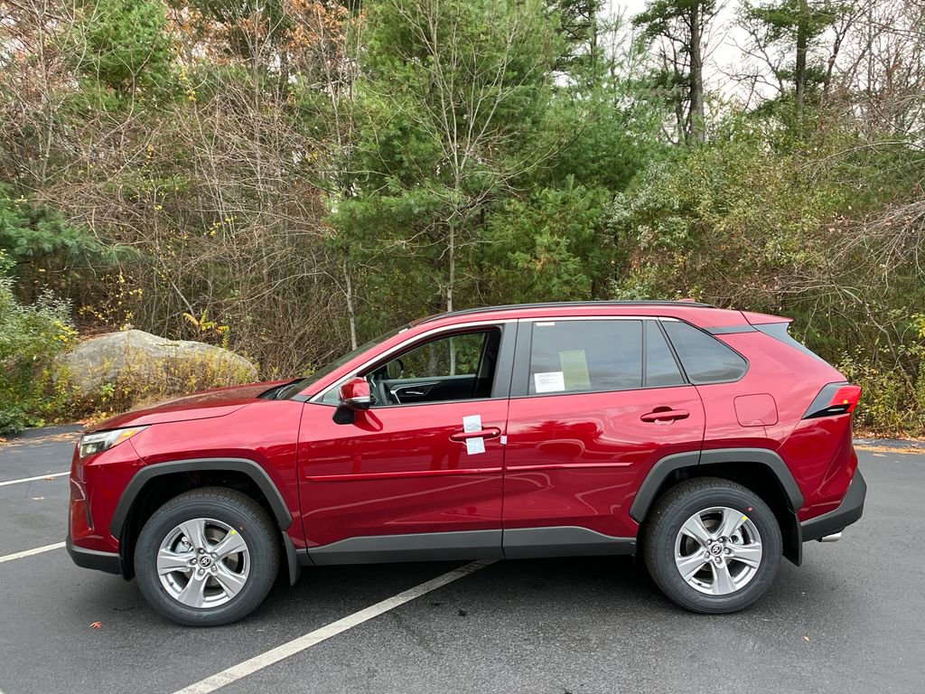 2025 Toyota RAV4 XLE photo 2