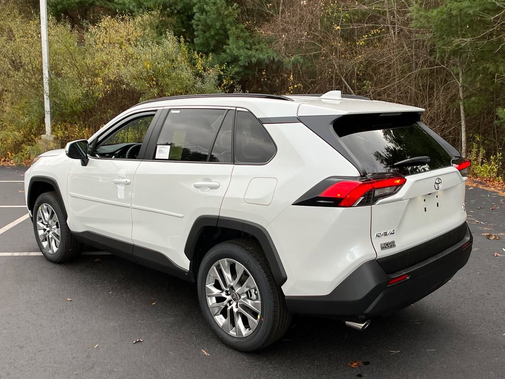 2025 Toyota RAV4 XLE Premium photo 2