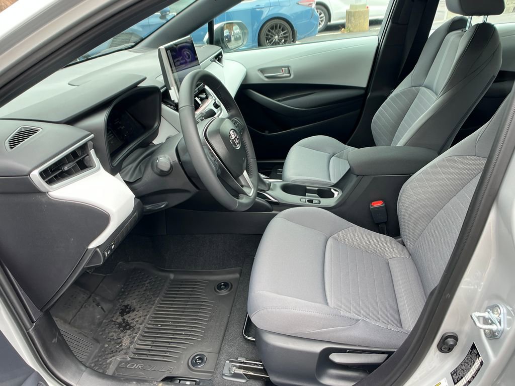 2026 Toyota Corolla SE - Photo 9