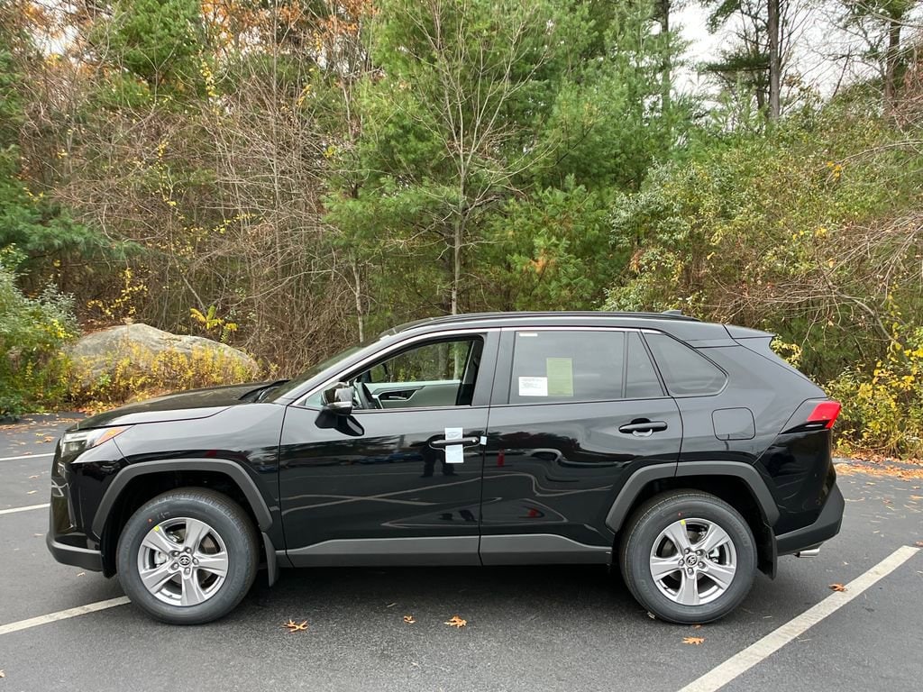 New 2025 Toyota RAV4 XLE SUV