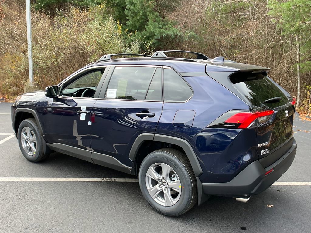 2025 Toyota RAV4 XLE photo 2