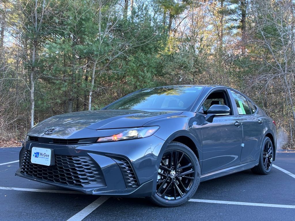 2026 Toyota Camry SE's photo