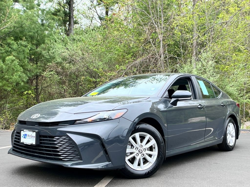 2025 Toyota Camry LE AWD Hybrid's photo