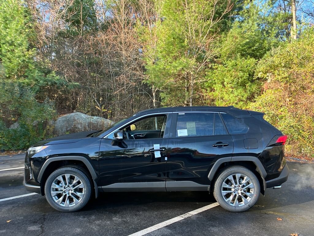 2025 Toyota RAV4 XLE Premium photo 2