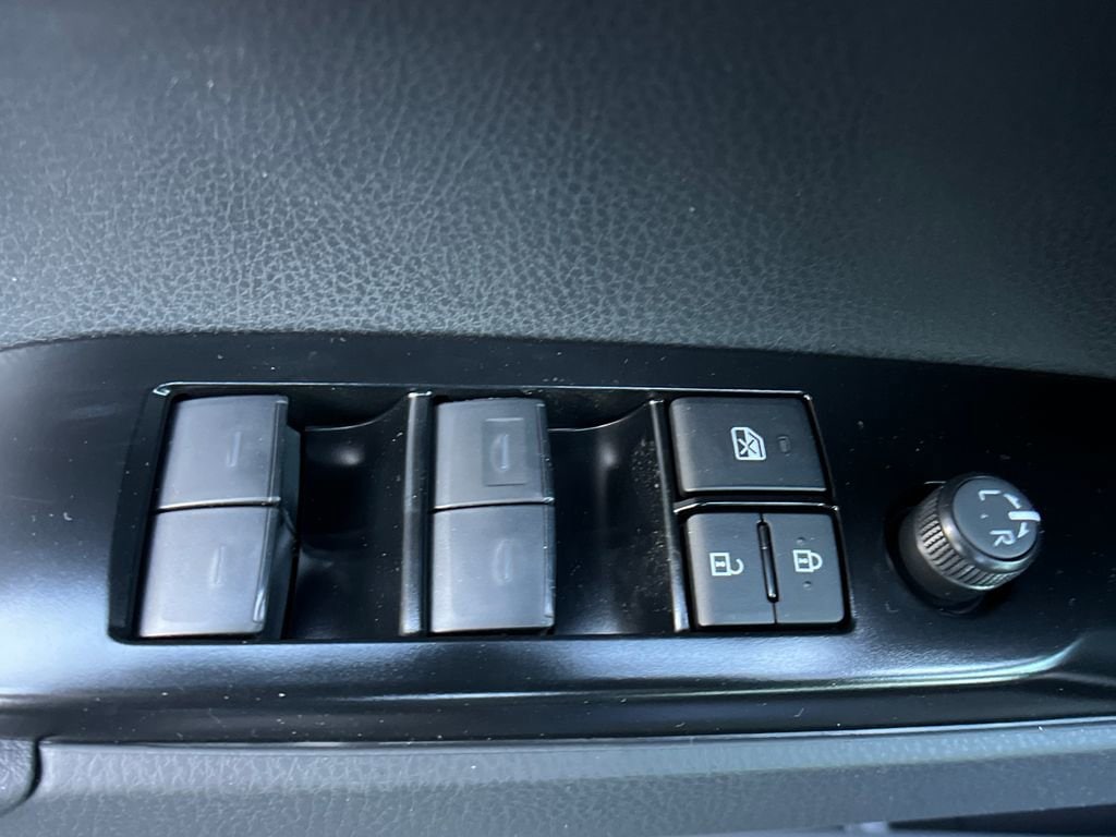 2026 Toyota Camry LE - Photo 12