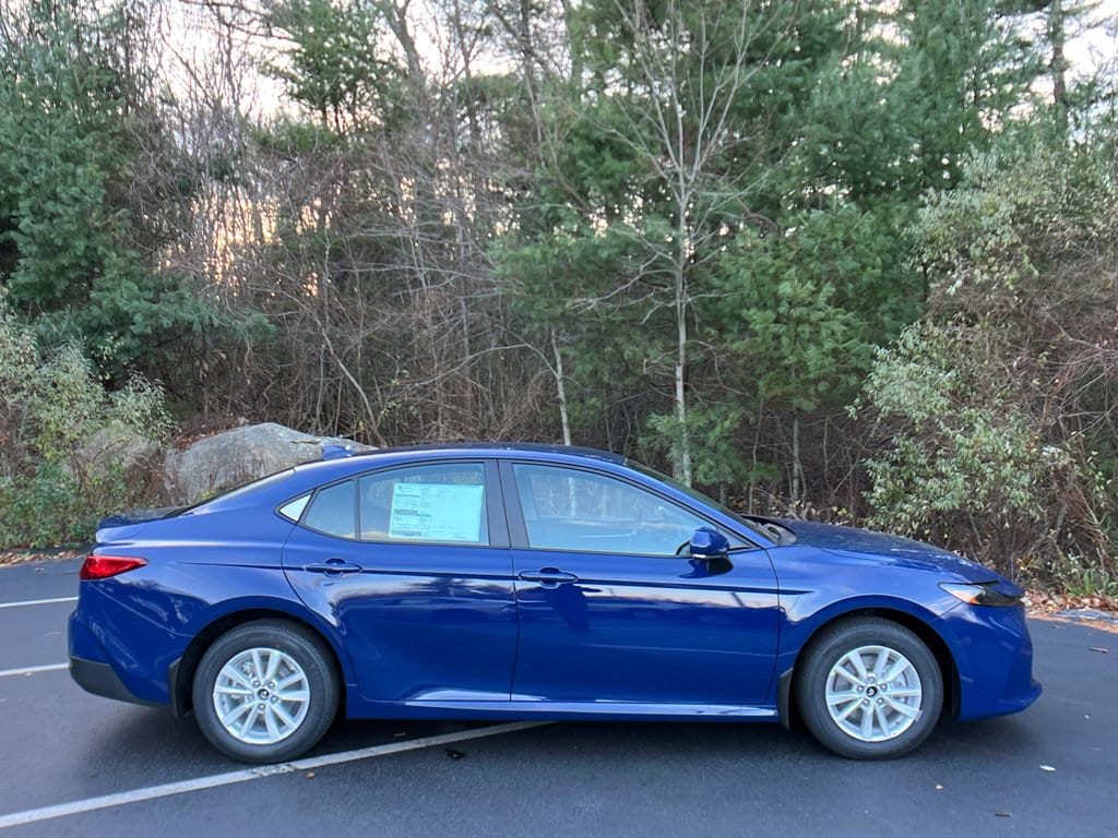 2026 Toyota Camry LE - Photo 6