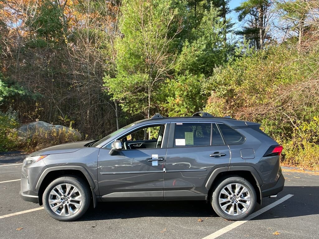 2025 Toyota RAV4 XLE Premium photo 2