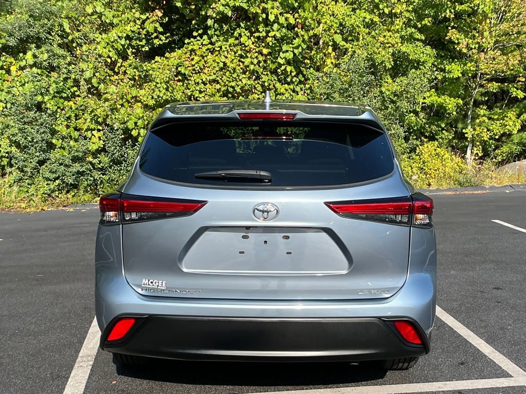 Used 2021 Toyota Highlander LE SUV