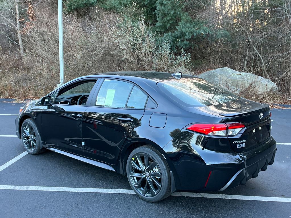 2026 Toyota Corolla SE photo 3