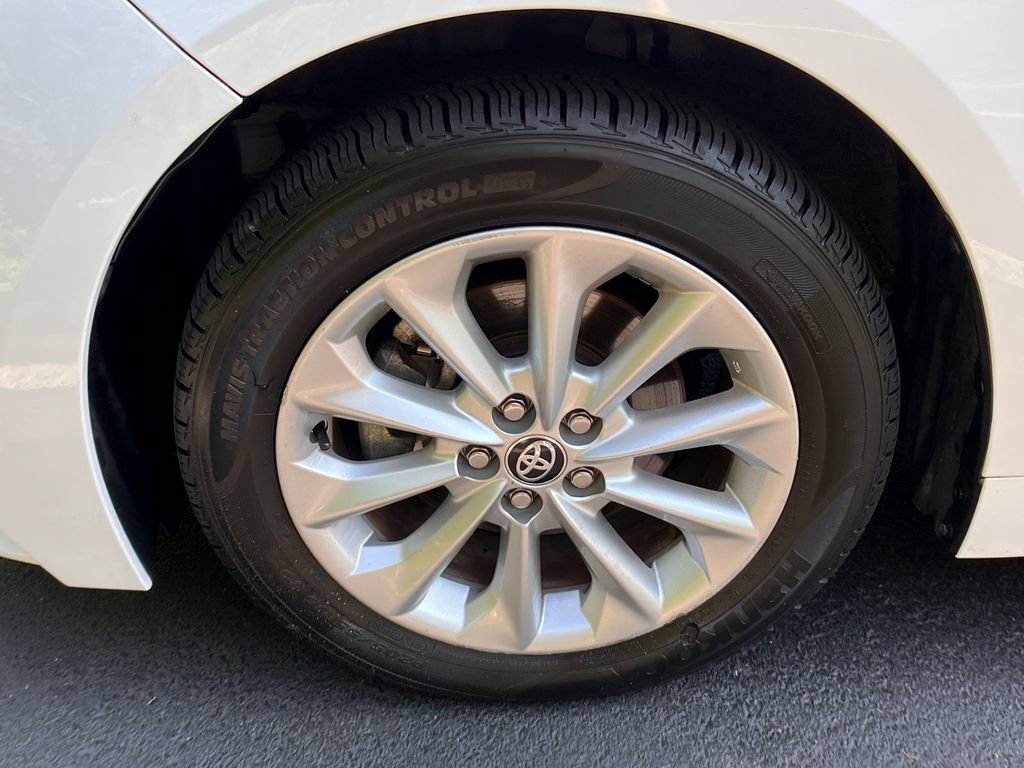 2021 Toyota Corolla LE - Photo 21