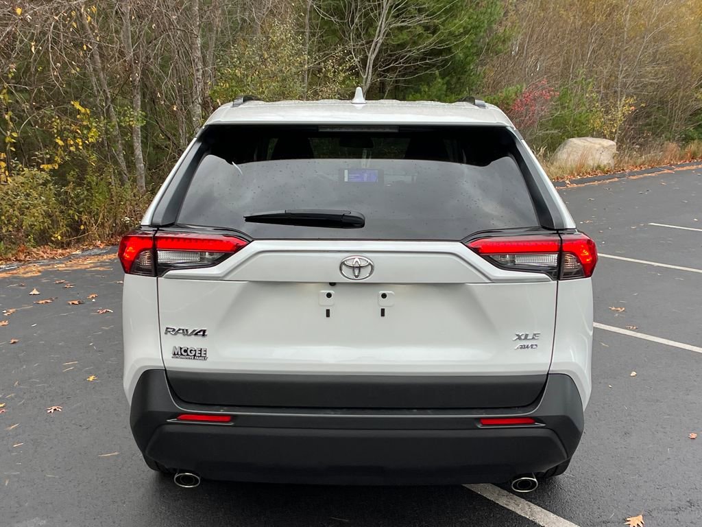 2025 Toyota RAV4 XLE Premium photo 3