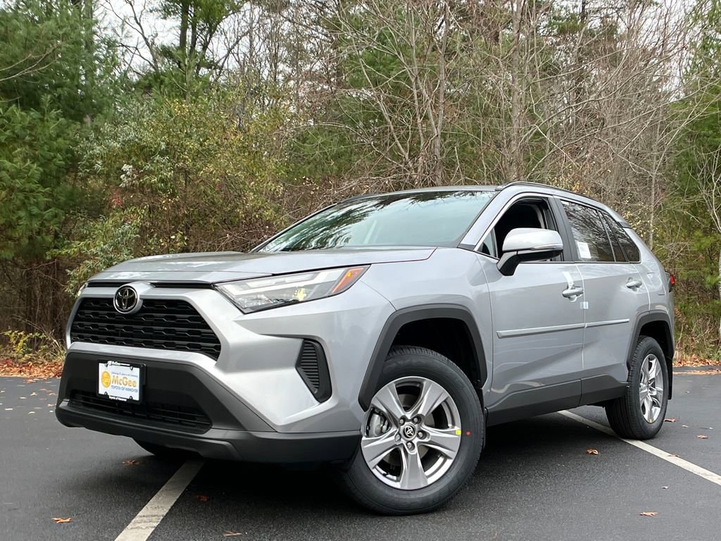 2025 Toyota RAV4 XLE's photo
