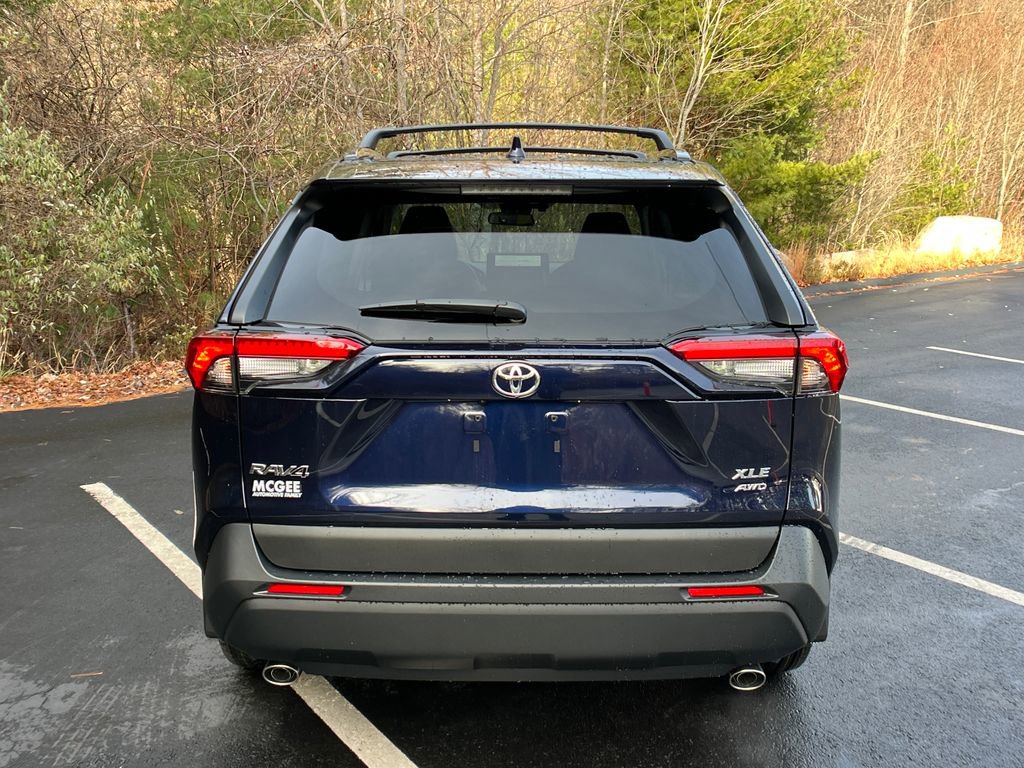 2025 Toyota RAV4 XLE Premium photo 3