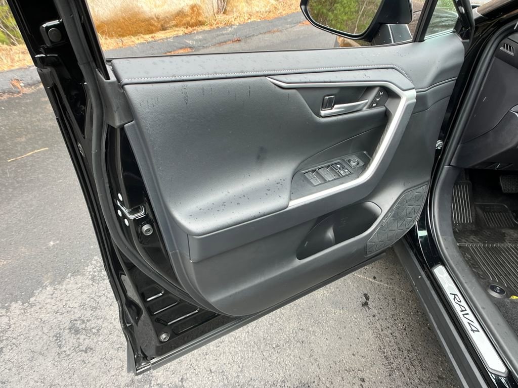 2025 Toyota RAV4 Limited - Photo 11