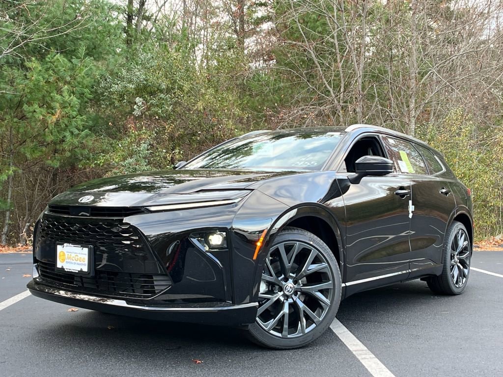 2025 Toyota Crown Signia Limited's photo