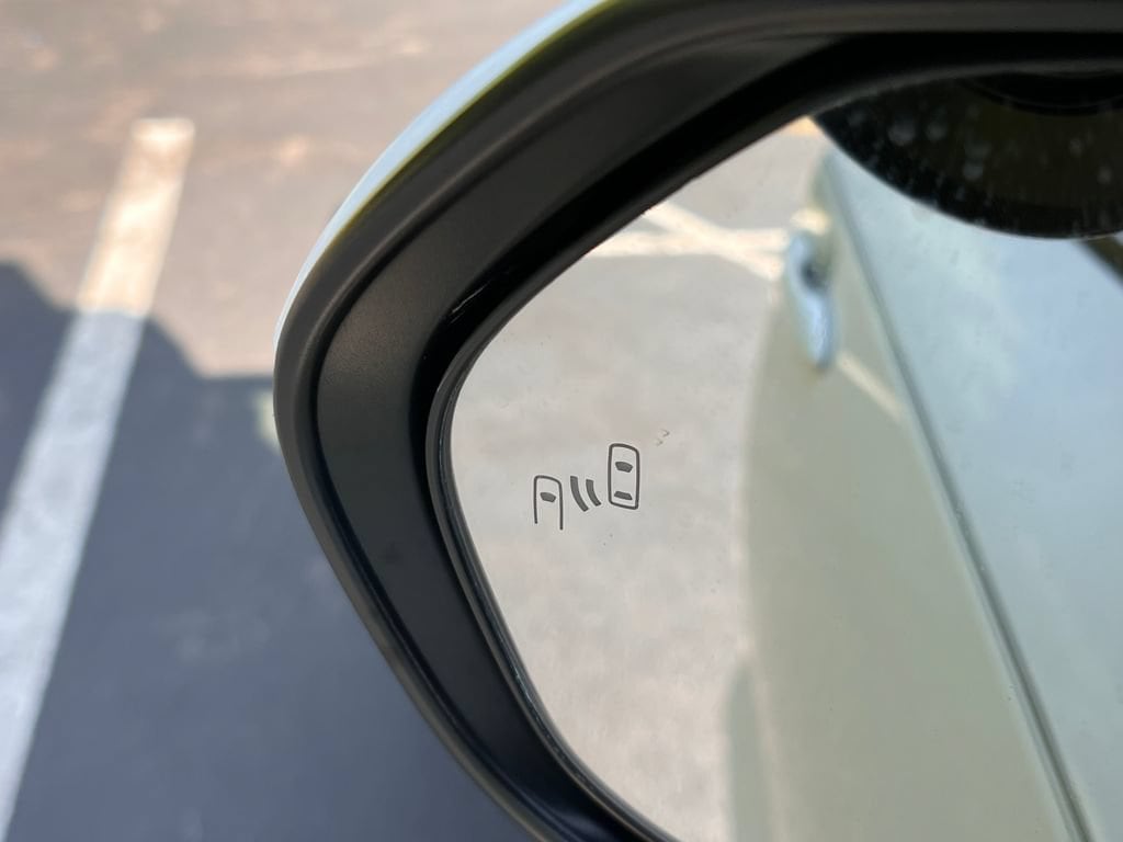 2021 Toyota Corolla LE - Photo 23