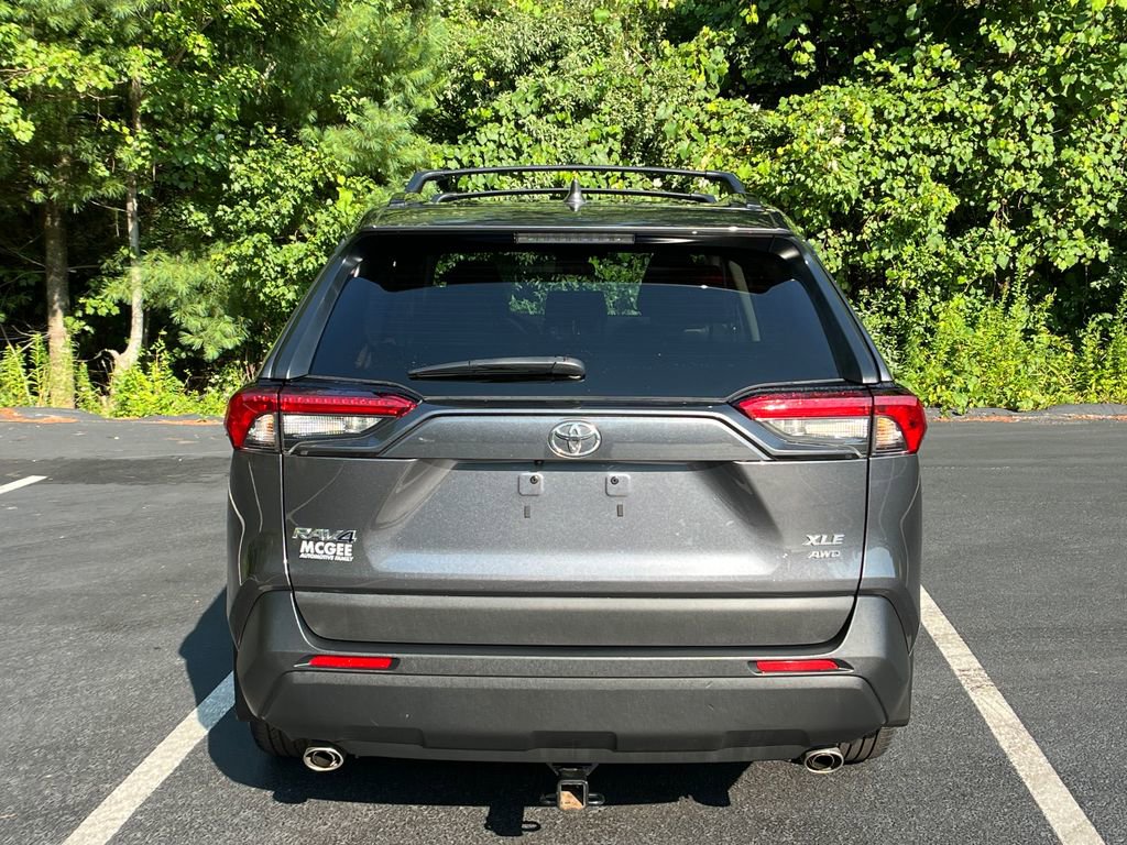 2022 Toyota RAV4 XLE Premium photo 3