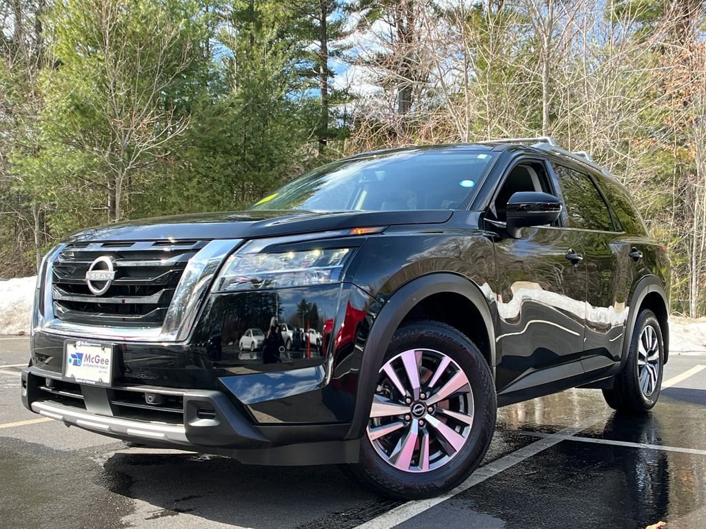 2024 Nissan Pathfinder SL