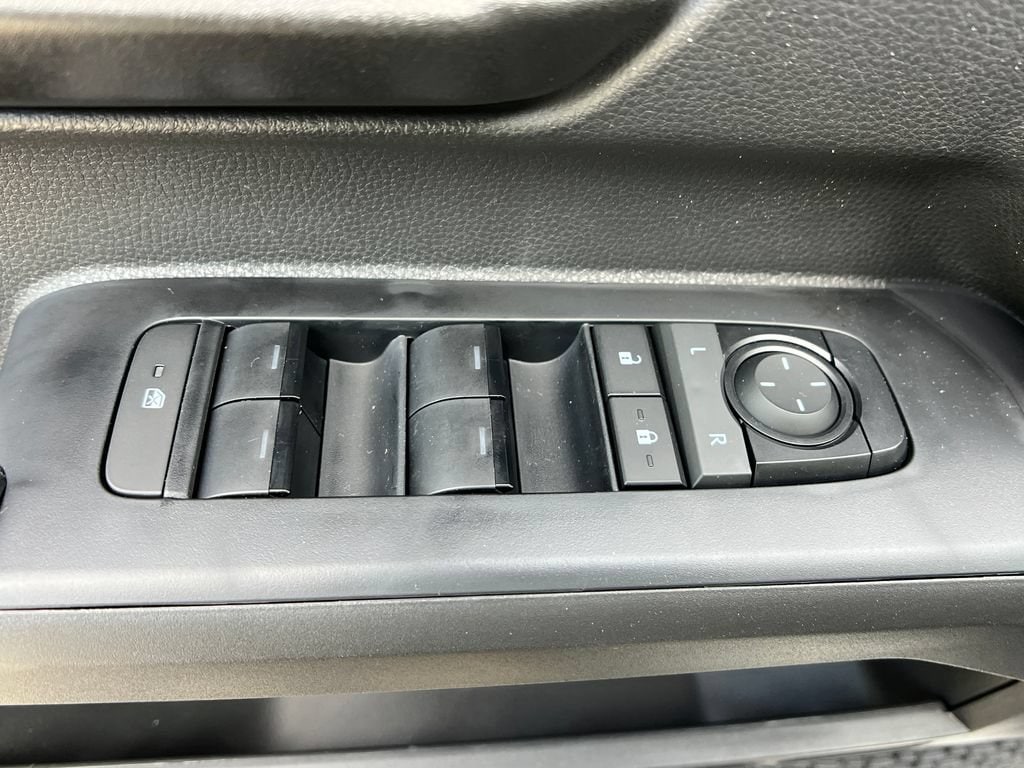 2026 Toyota Tacoma SR5 - Photo 11