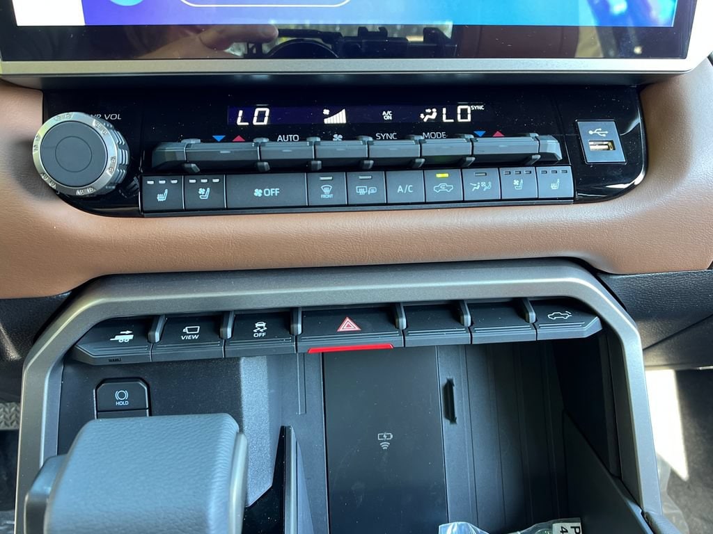 2026 Toyota Tundra 1794 Edition - Photo 17