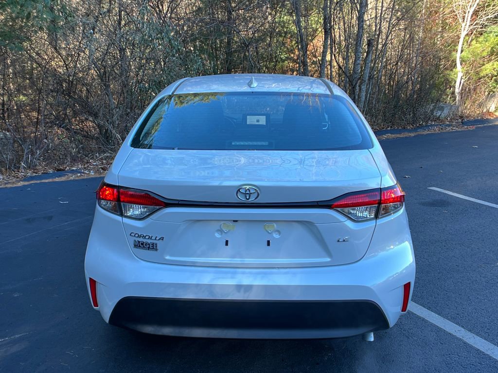 2026 Toyota Corolla LE photo 4